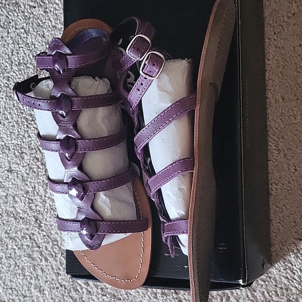Shoes - Picture 2 of 3